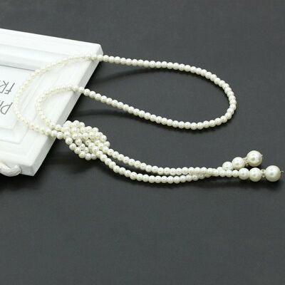 Lange Halskette mit einlagigen Perlen