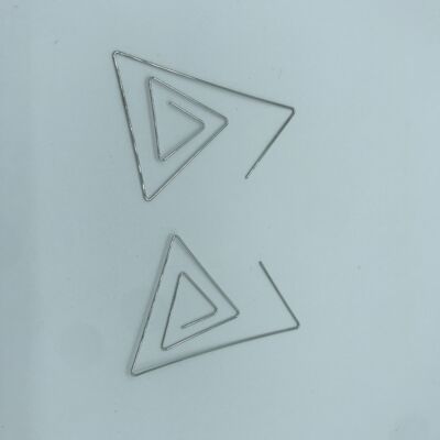 Aretes con forma de clip triangular grande - Plata