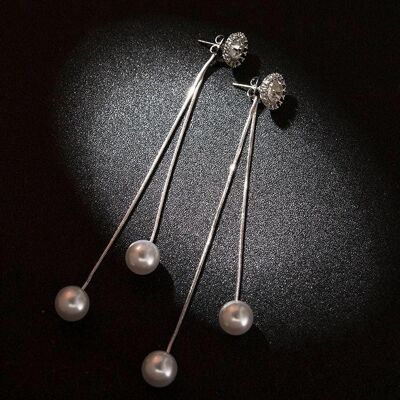 Pendientes de perlas con borlas largas y brillantes de diamantes de imitación Sunshine Plata