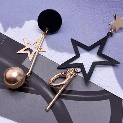 Asymmetric Black Gold Star Slinky Earrings