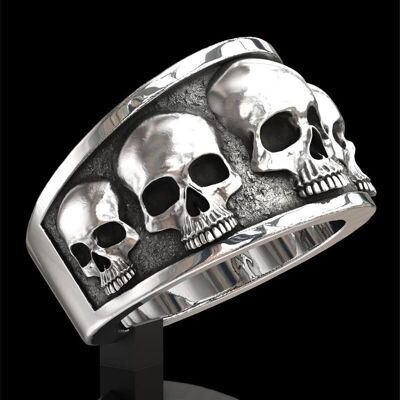 Multi skull ring