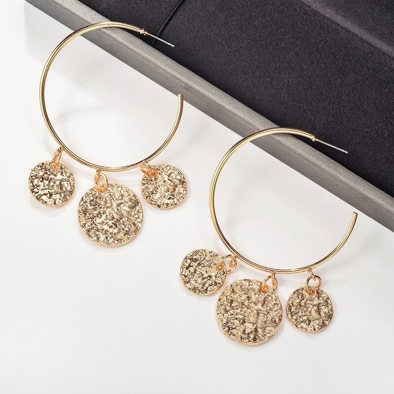 Orecchini a cerchio grande con gocce tonde - Golden