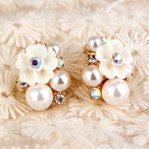 Little flower with pearl stud earrings