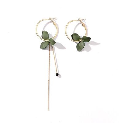 Asymmetric hoop petals slinky drop earrings - Green