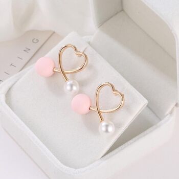 Boucles d'oreilles clous coeur croisé avec perles Doré 5