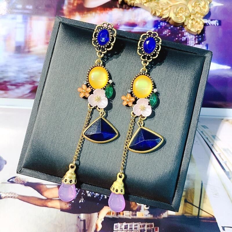 Orecchini pendenti con opale vintage barocco