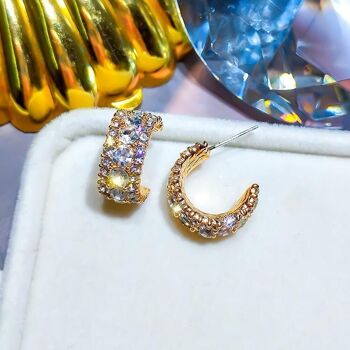 Boucles d'oreilles diamant en forme de C avec perle - Strass blanc et perle 7