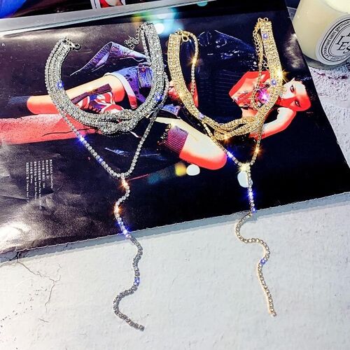 Knotting Slinky Drop Necklace Golden