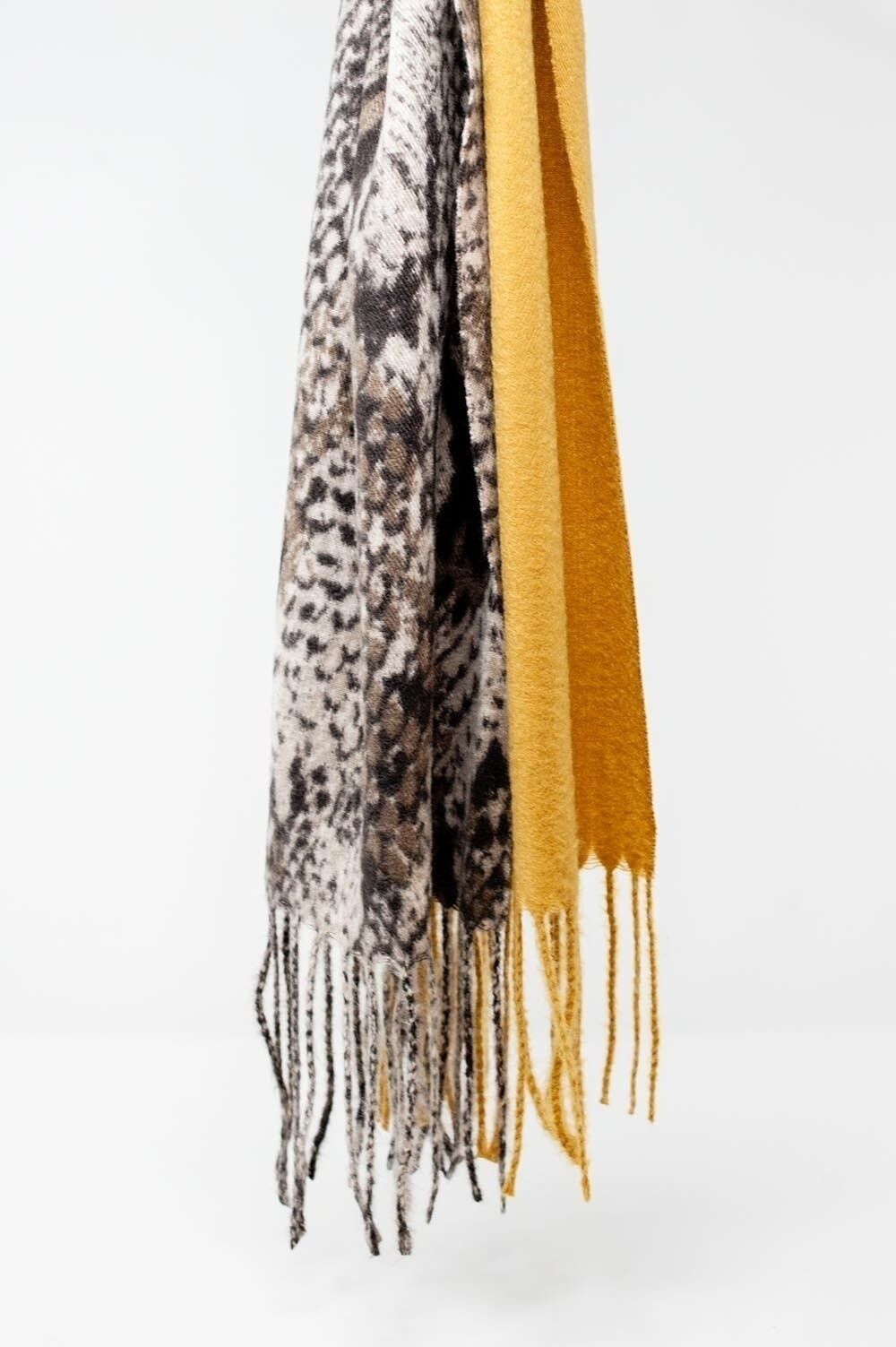 Sciarpa con stampa serpente gialla
