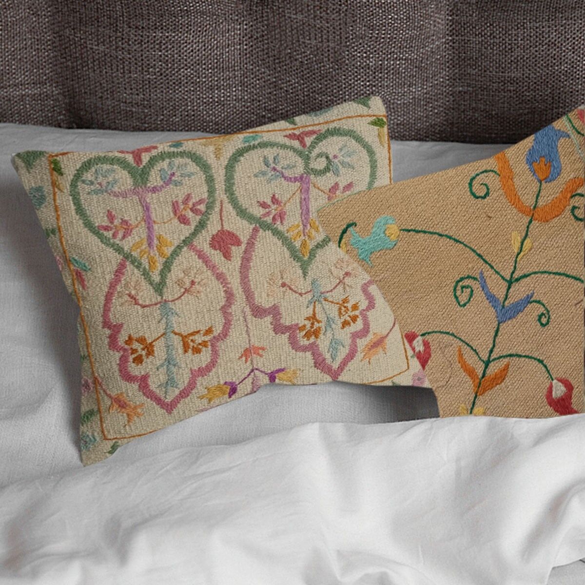 Fodera per cuscino in lana verde oliva ricamata