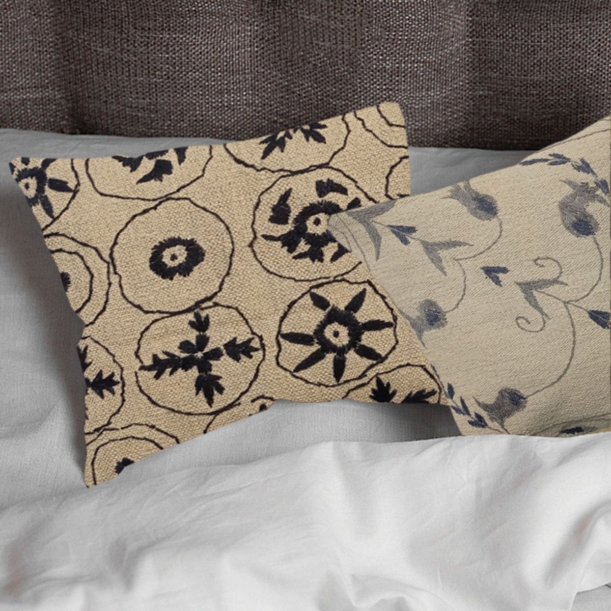 Broderat kuddfodral i Quicksand i ylle