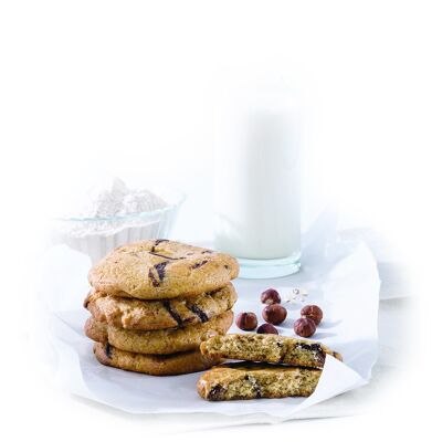 CHOCOLATE CHIPS AND TOASTED HAZELNUT COOKIES
