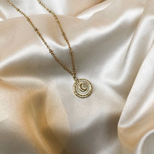 Deva necklace ☽ moon pendant gold