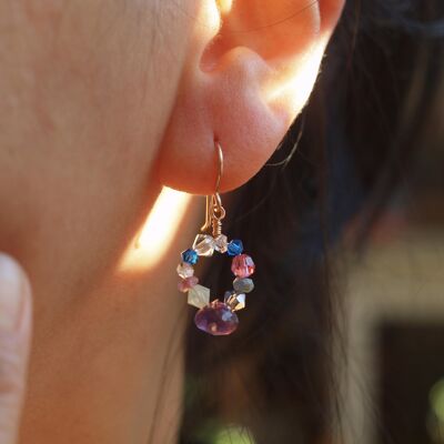 Pendientes en forma de lágrima de amatista bebé de febrero, joyas con piedras de nacimiento de febrero, combinación de swarovski, pendientes pequeños colgantes, envoltura de alambre con relleno de oro