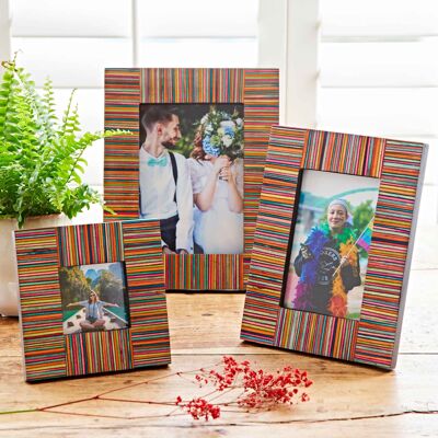 Cadre photo en bois de papri à rayures multicolores Dhari