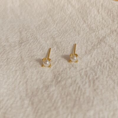 PRE-PEDIDO: Pendientes de botón de perla Mini Lily (1 PAR)