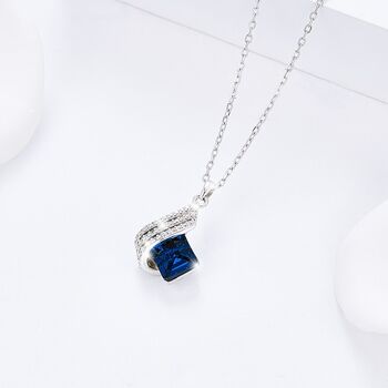 Collier bleu 2