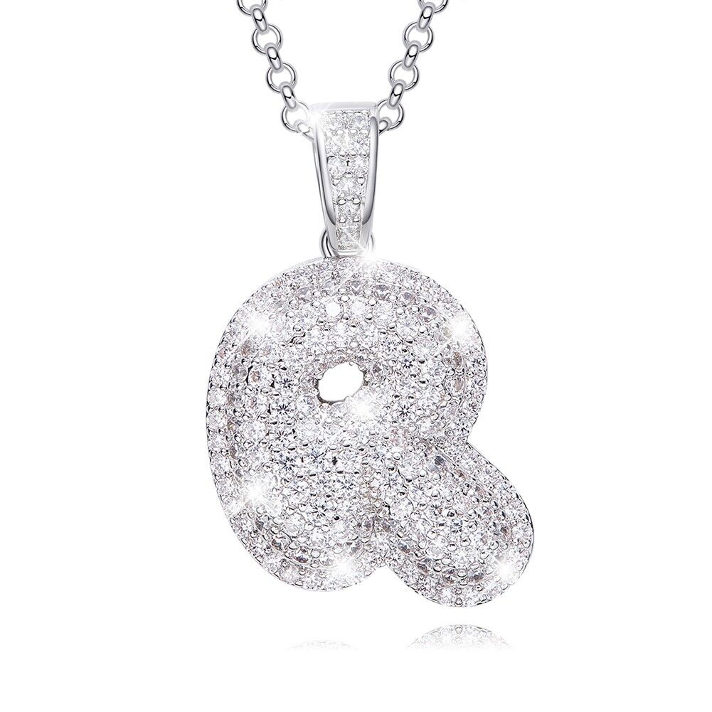 Collar circonitas letra R.