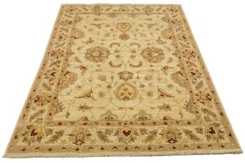 Tapis Afghan Chobi Ziegler 197x143 noué main 140x200 motif fleur beige poil court 2