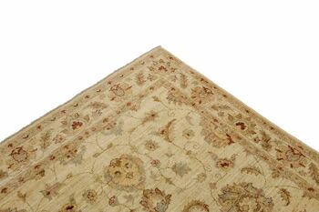 Tapis Afghan Chobi Ziegler 197x143 noué main 140x200 motif fleur beige poil court 4