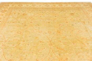 Tapis Afghan Chobi Ziegler 465x371 noué main 370x470 beige motif fleuri poil court 4