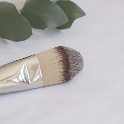 Foundation brush f126