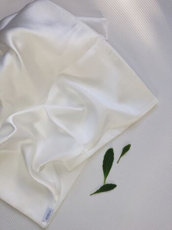Taie d'Oreiller en Satin de Soie Bio & Eco Modal en Blanc Perle - Standard 50x70cm 2