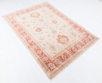 Tapis Afghan Feiner Chobi Ziegler 197x142 noué main 140x200 motif fleur beige 4