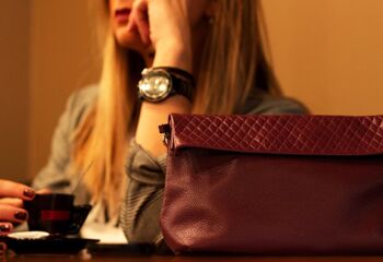 Pochette Bandoulière en cuir matelassée Bordeaux 5