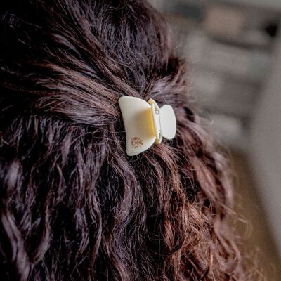 Small Ivory and Gold Clip