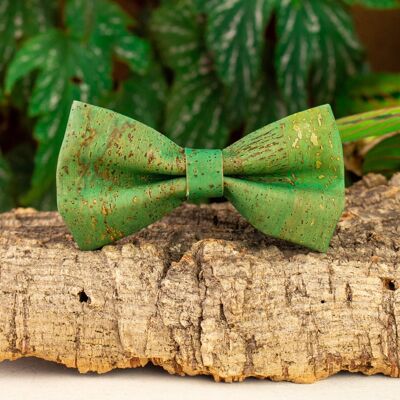 Green bow tie in natural cork