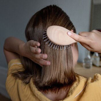 Brosse à cheveux démêlage et volume - petit format - bois de hêtre 3