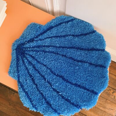 Dark blue shell rug