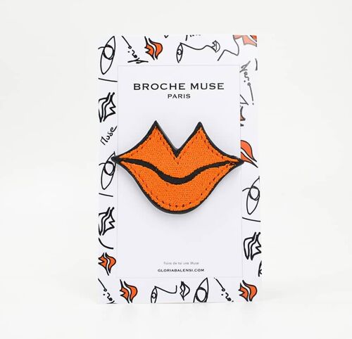 Broche Muse brodée orange