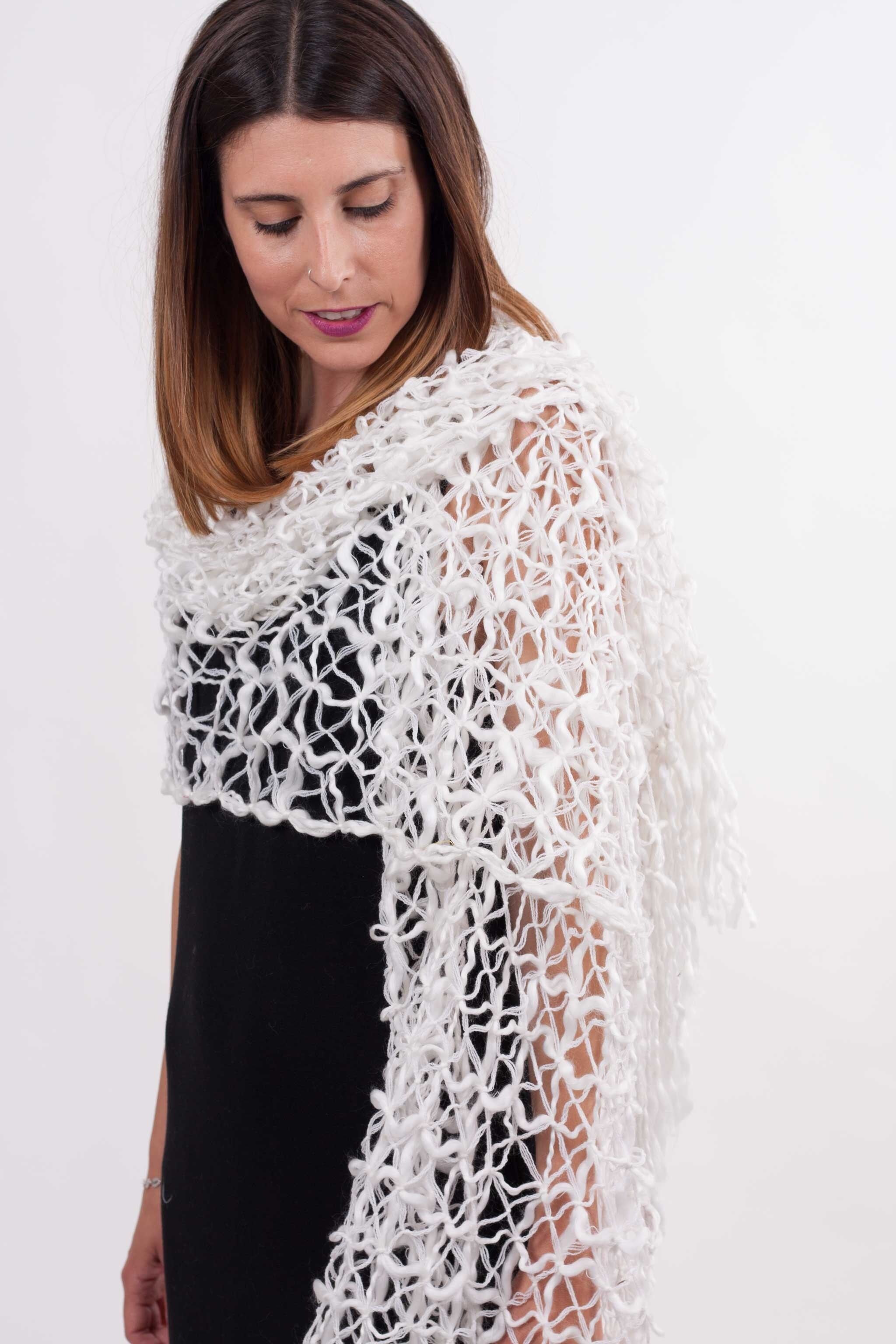 BELÜFTETER WOLLSCHAL