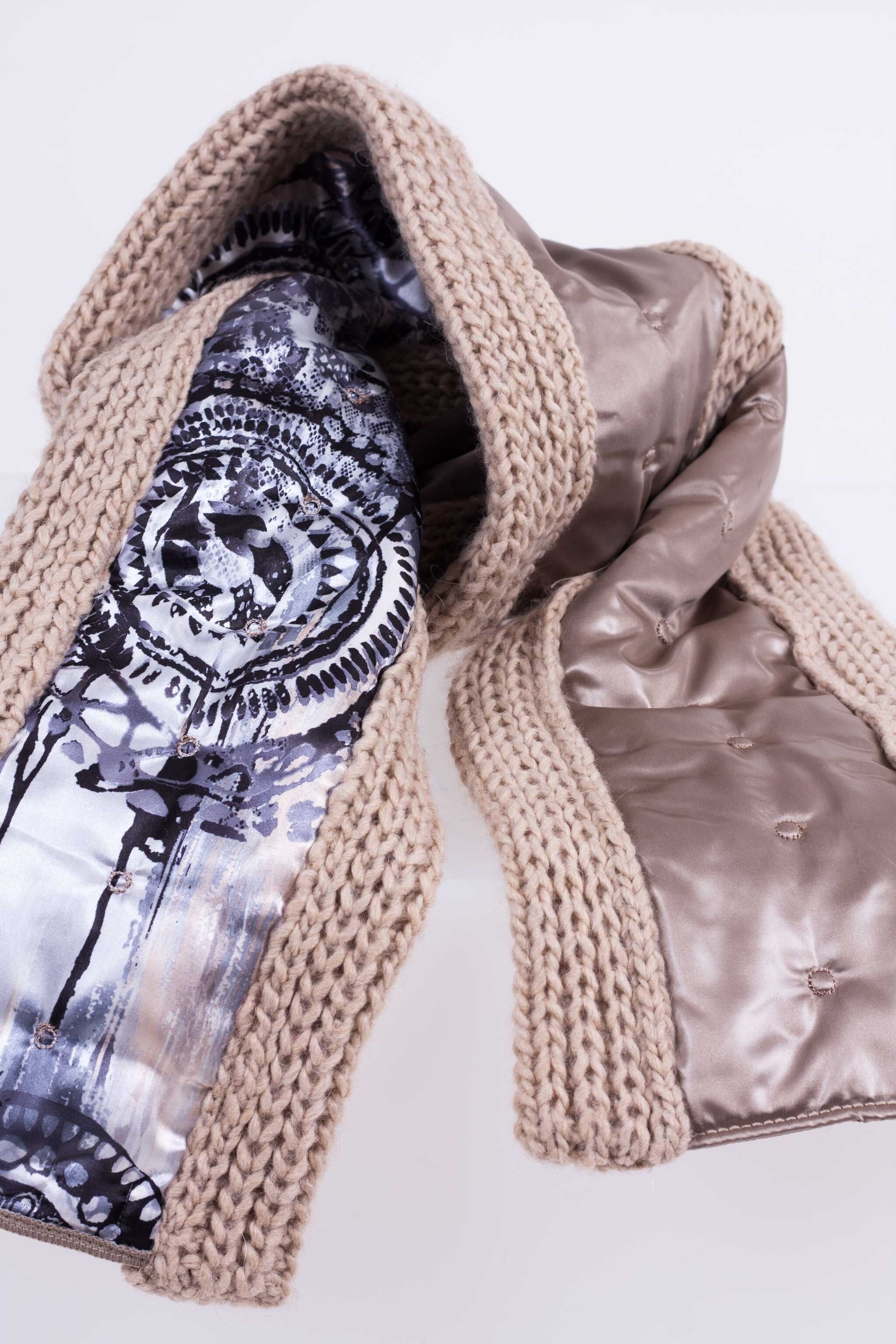 Wattierter Schal mit Wolle