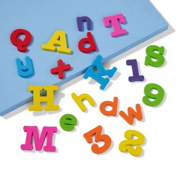 100 lettres et chiffres en mousse adaptés aux enfants et aux bébés, parfaits pour l'heure du bain. 2
