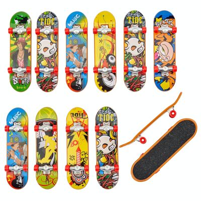 12 Finger-Skateboards