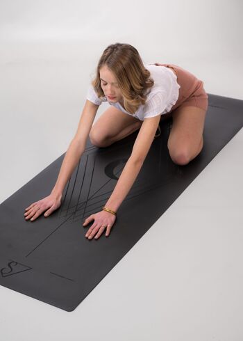 Tapis GRIP de Yoga / Pilates / Fitness / Sport - SUPERMOON ENGRAVED Noir 4