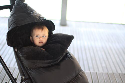 Saco Pod 7AM Black Plush: Cálido y Confortable para Bebé (0-18M) - Talla S/M, Ideal para Paseos - Black Plush - (0-18m)