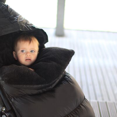 7AM Fußsack aus schwarzem Plüsch: warm und bequem für Babys (0–18 Monate) – Größe S/M, ideal für Spaziergänge – schwarzer Plüsch – (0–18 Monate)
