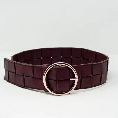 Belt with gold buckle in maroon