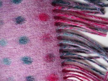 écharpe en laine multispot rose 2