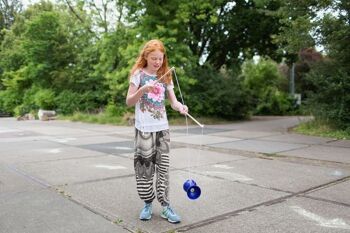 Diabolo - Jouet d'extérieur - Jeu pour enfants - Bâtons en bois - BS Toys 3