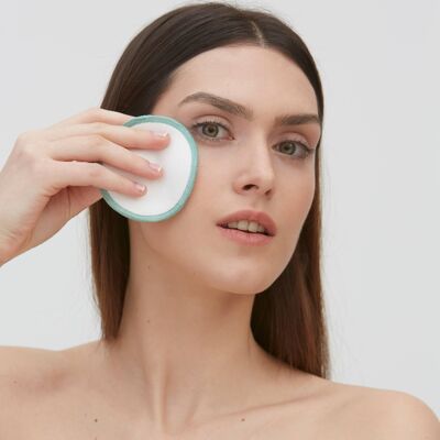 Reusable makeup removal discs