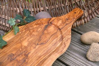 Planche à découper avec rainure à jus et poignée (longueur : 45 - 49 cm), bois d'olivier 2