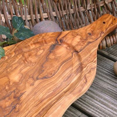 Tavola da intaglio con scanalatura per il succo e manico (lunghezza circa 40 - 44 cm), legno d'ulivo