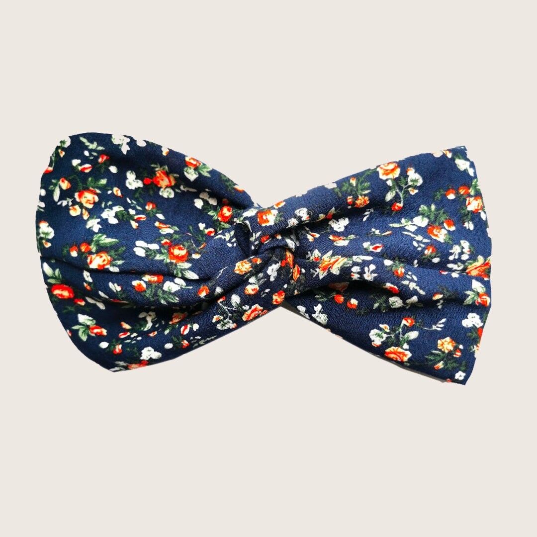 Fascia per capelli JUDITH / viscosa blu navy con fiori rossi