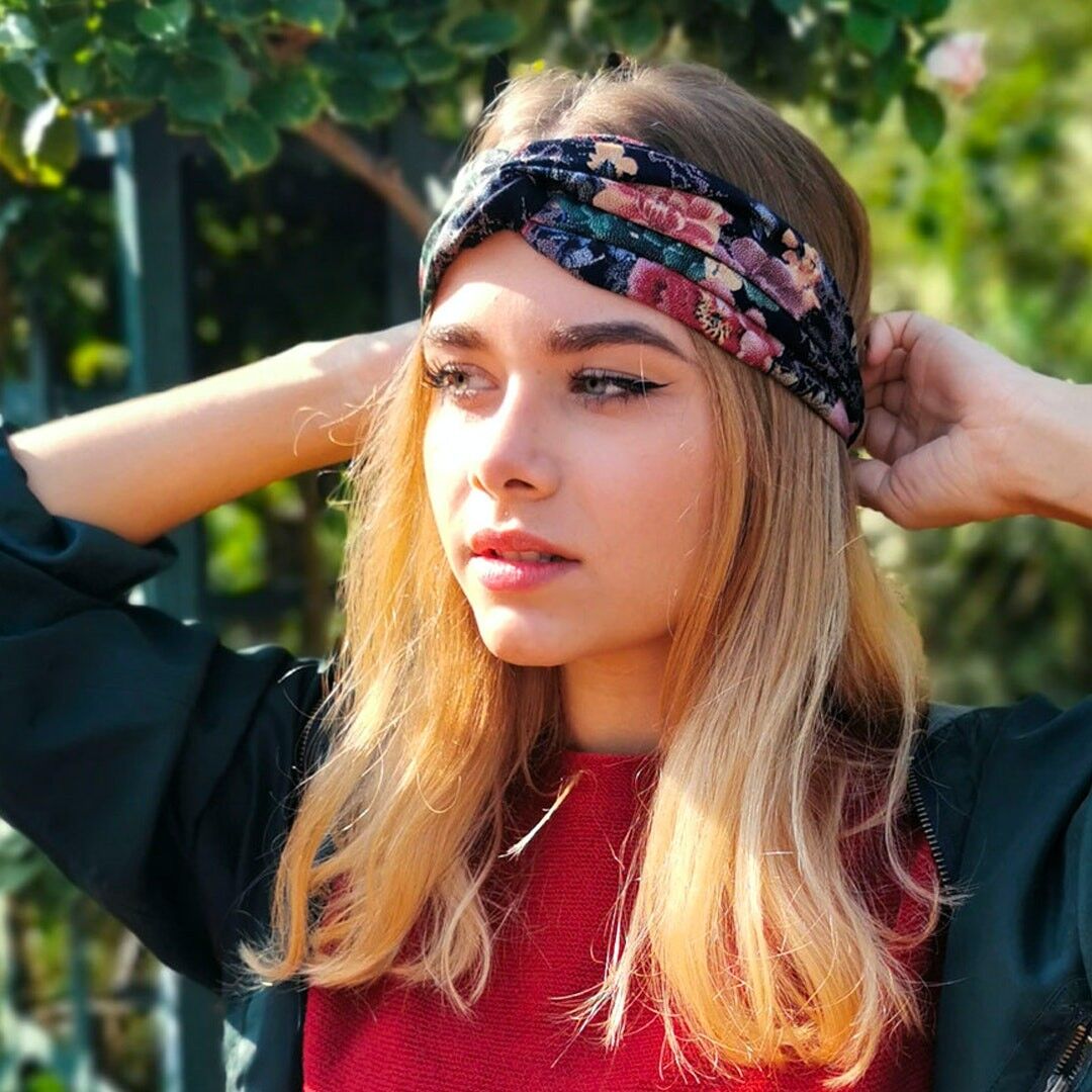 TIPHAINE-Stirnband / schwarze Viskose mit bedruckten Blumen