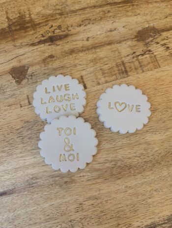 Magnet "Live, Laugh, Love" lettres dorées 2